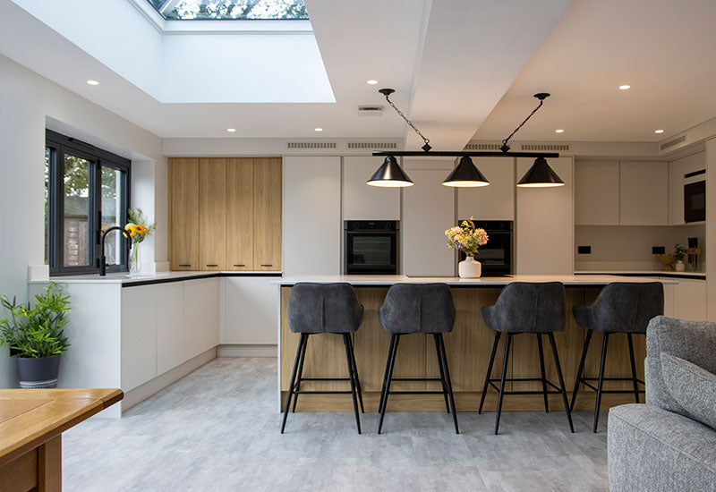 Modern handleless kitchen in Colchester